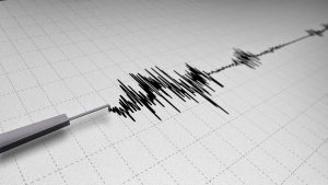 Gempa M8,9 Goncang Padang, Ribuan Warga di Pinggir Pantai Berlarian