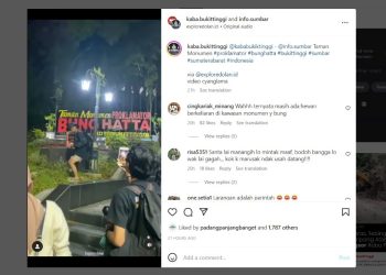 Unggahan aksi pengunjung injak rumput di Taman Monumen Proklamator Bung Hatta di Bukittinggi (Instagram)