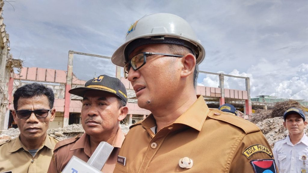 wali-kota-padang-hendri-septa-bicara-soal-lalulintas-pasar-raya