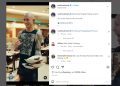 Aksi Matt Heafy, vokalis band Trivium saat manatiang piriang di rumah makan Padang