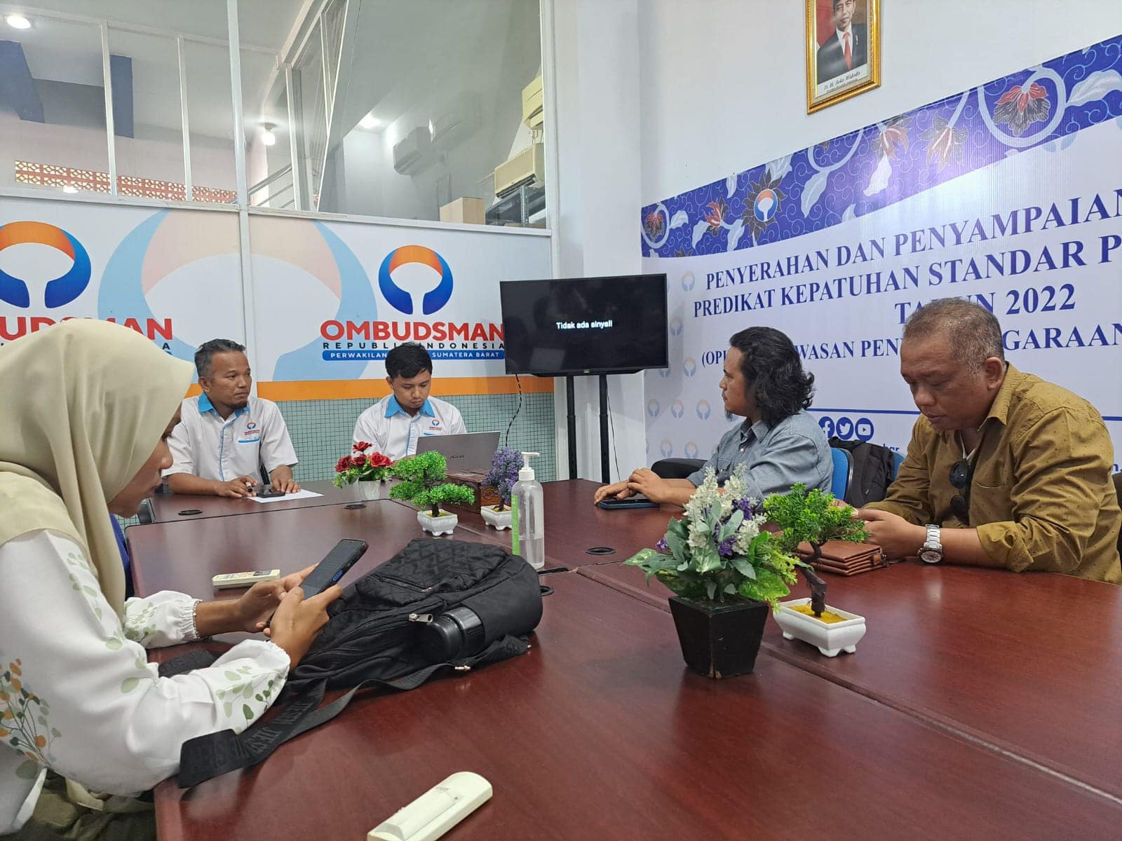 Koalisi Wartawan Anti Kekerasan (KWAK) laporkan Pemprov Sumbar ke Ombudsman