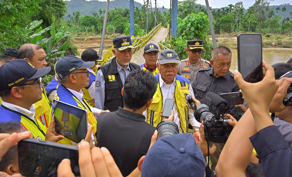 Menteri PUPR, Basuki Hadimuljono saat berkunjung ke Sumbar