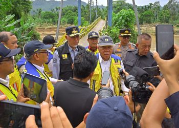 Menteri PUPR, Basuki Hadimuljono saat berkunjung ke Sumbar