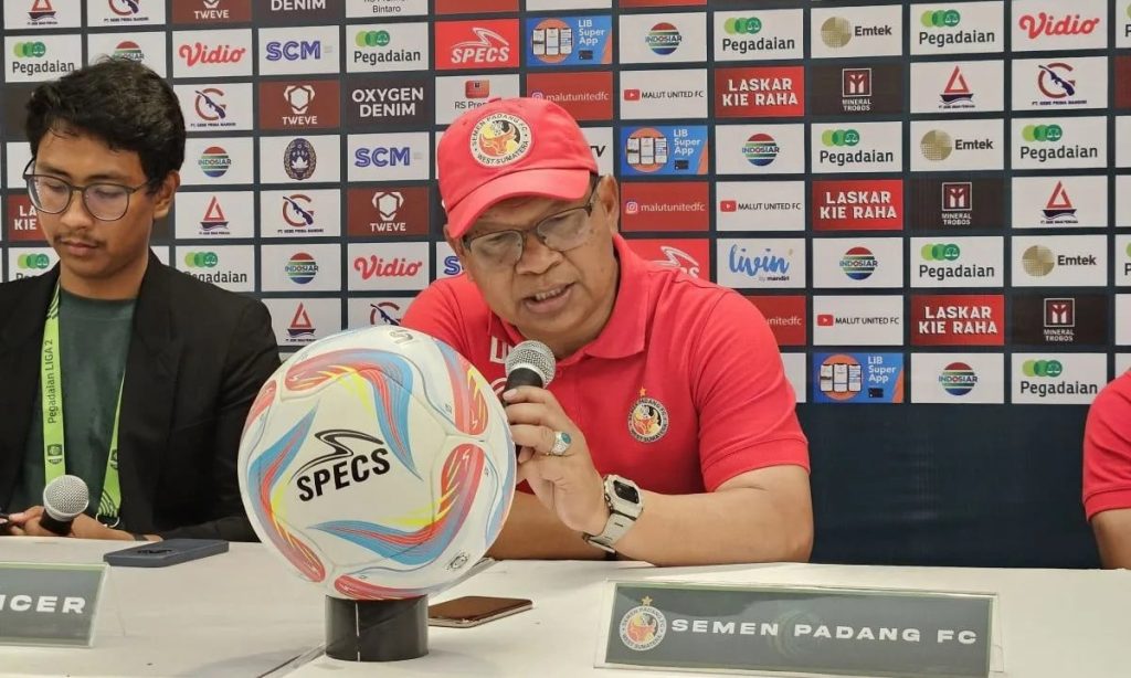 Pelatih Semen Padang FC, Delfi Adri