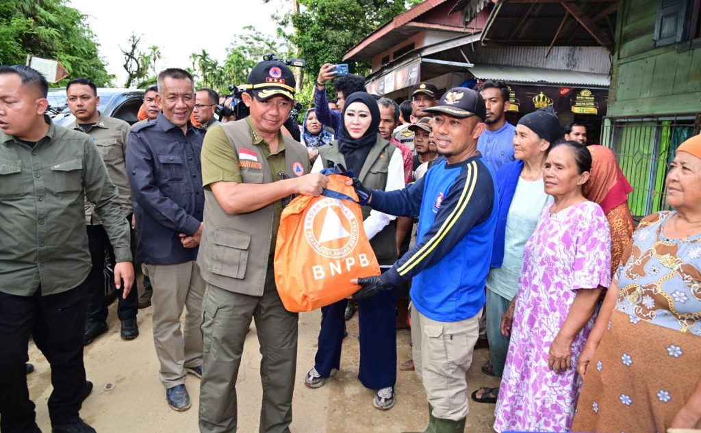 Penyaluran bantuan kebencanaan BNPB