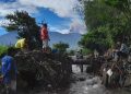 Warga Jorong Cangkiang, Nagari Batu Taba Melakukan Upaya Mitigasi Banjir Lahar Dingin