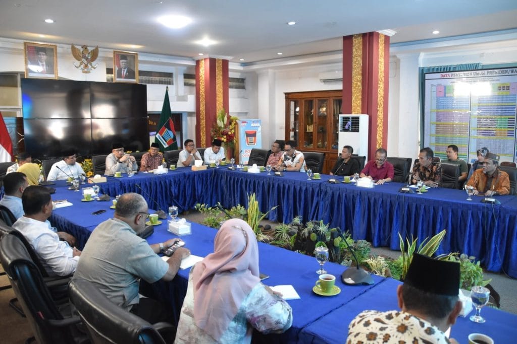 Rapat program Islamic dan Quran Center di Padang