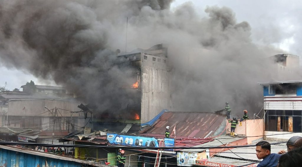 Peristiwa Kebakaran di Pasar Raya Padang
