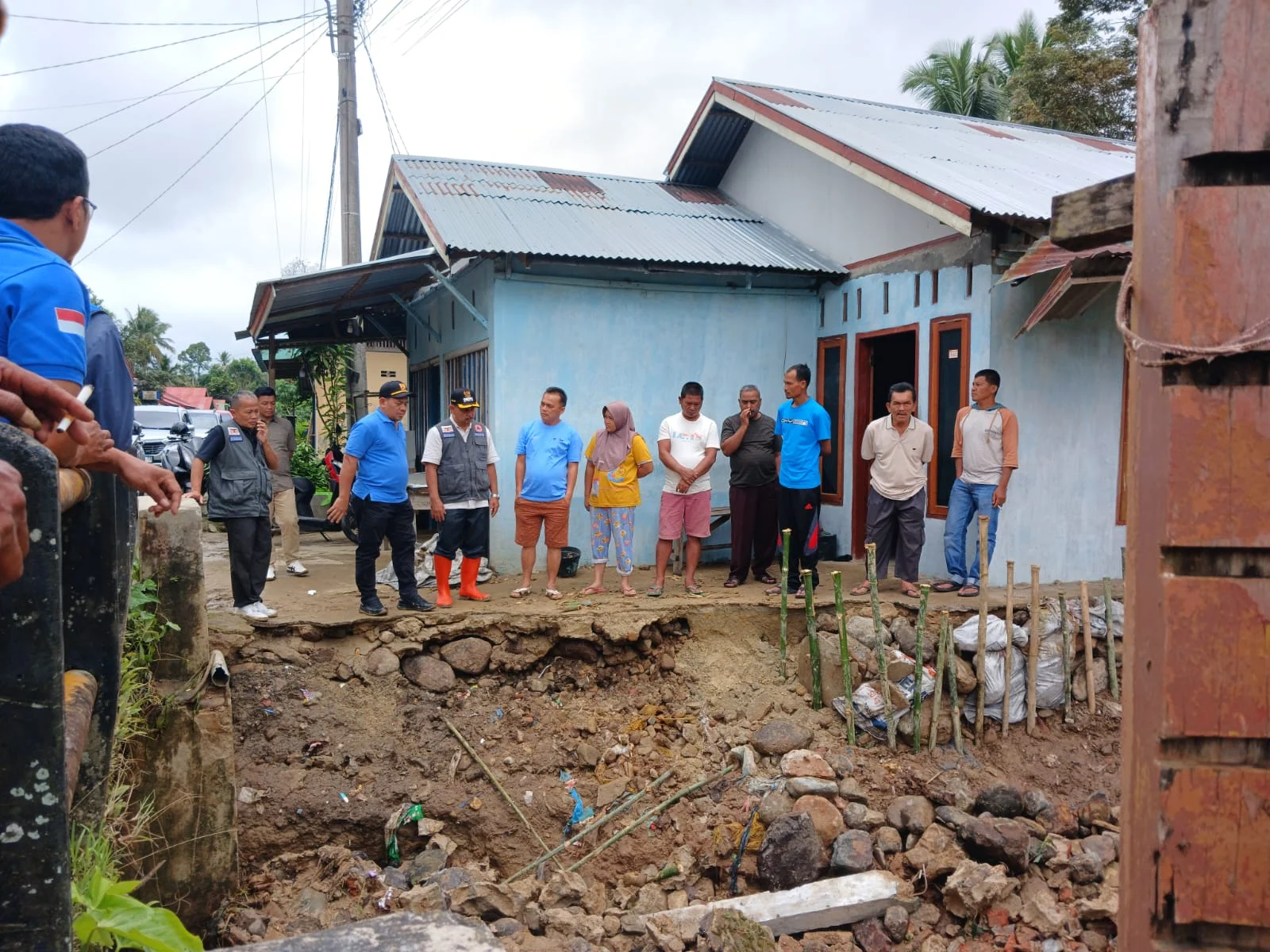 Wabup Pasaman Tinjau Lokasi Banjir Bandang di Simpang Tonang, Satu Warga Masih Dalam Pencarian